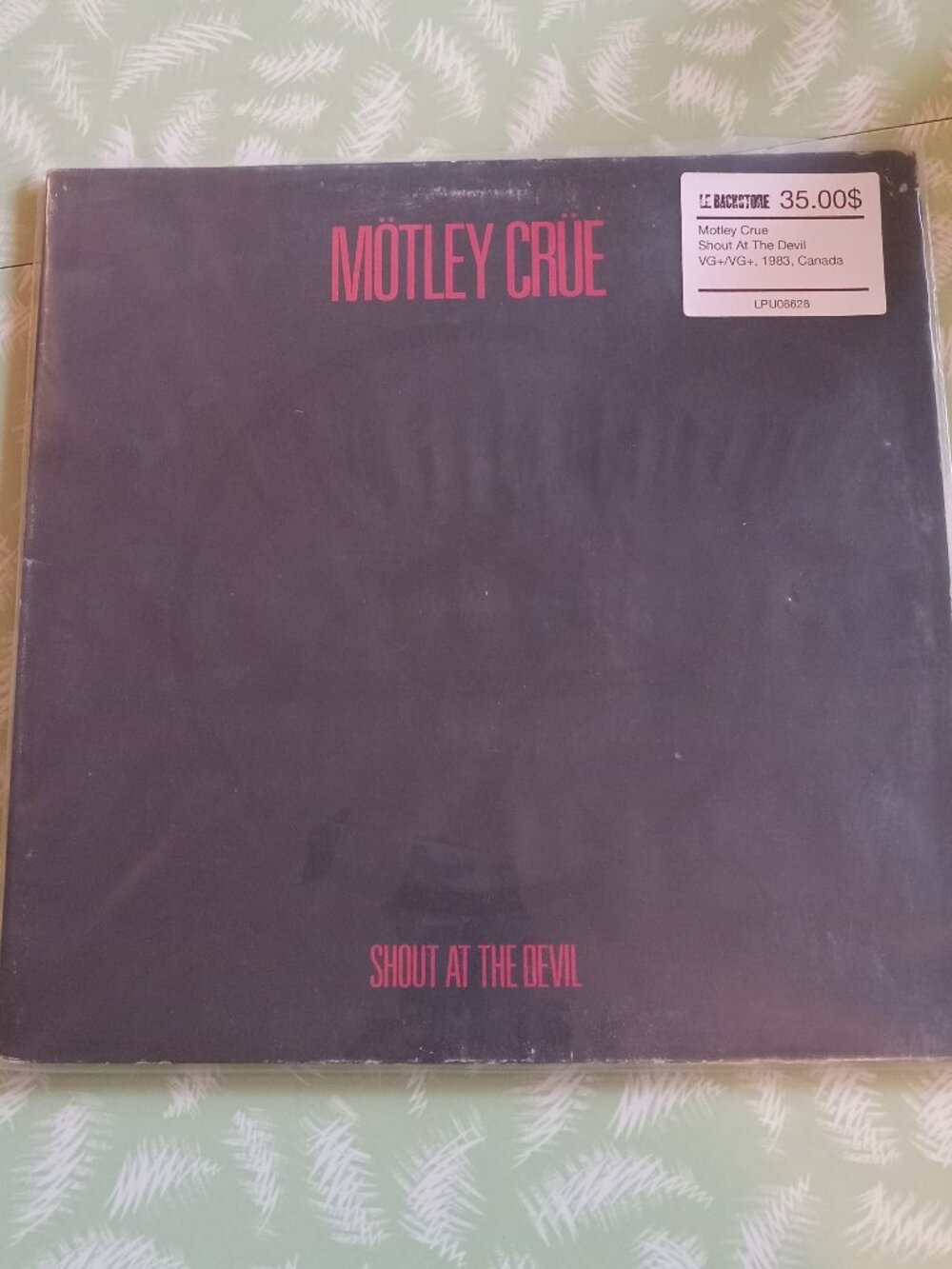 MOTLEY CRUE Lp Shout at the devil 1983